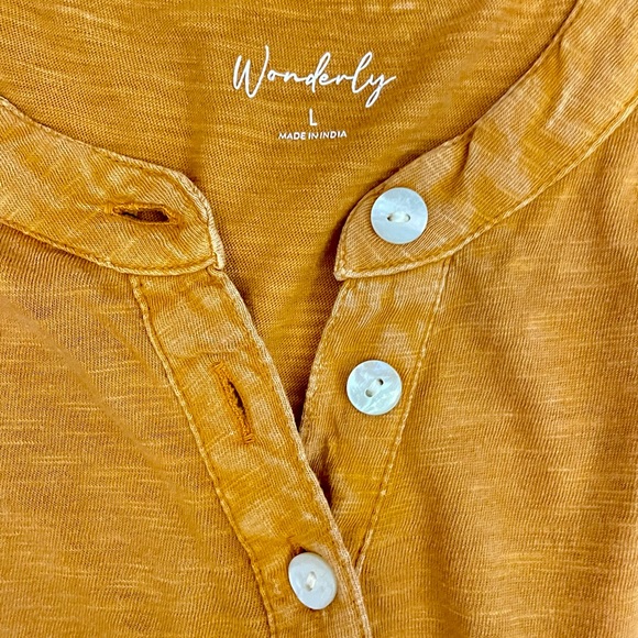 NWOT Wonderly Top - Picture 2 of 3